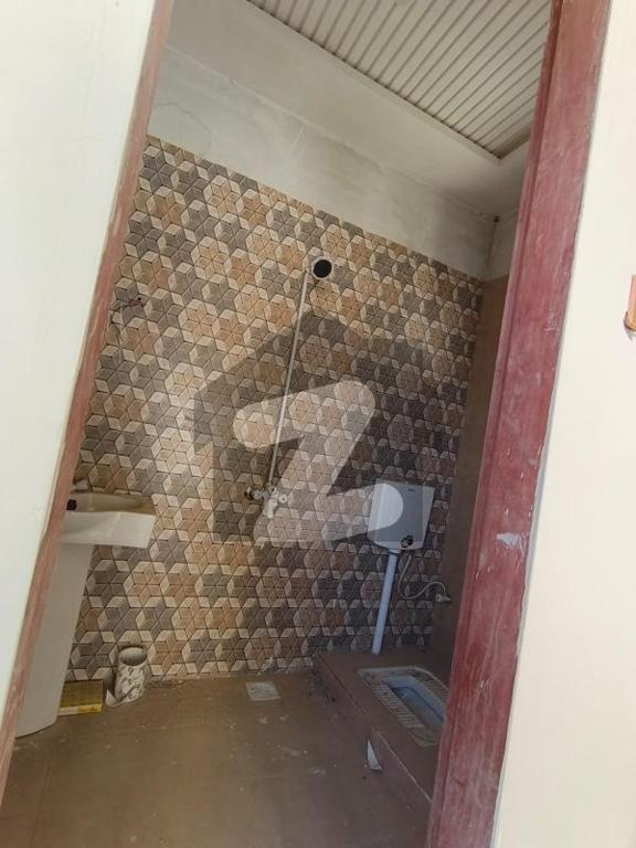 120 sq yd 6-Bedroom House in Zulfiqar Royal Residency — view 4