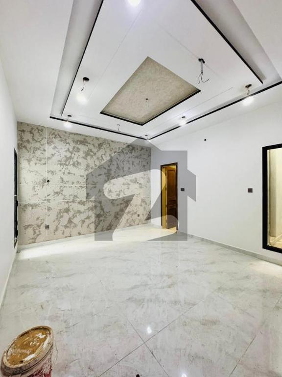 200 sq yd 6-Bedroom House in Palm Village — view 4