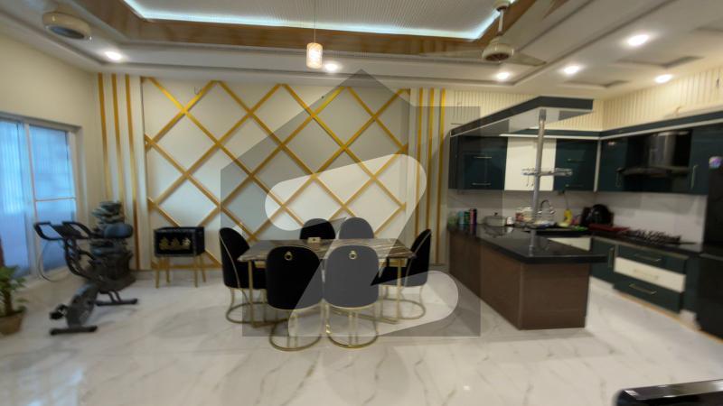 150 sq yd 7-Bedroom House in Palm Village — view 3