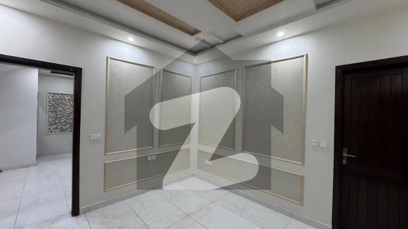 199 sq yd 5-Bedroom House in Palm Village — view 2