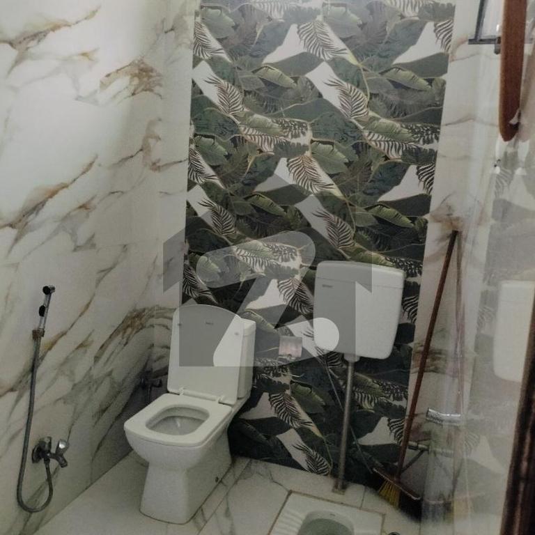 150 sq yd 7-Bedroom House in Palm Village — view 4