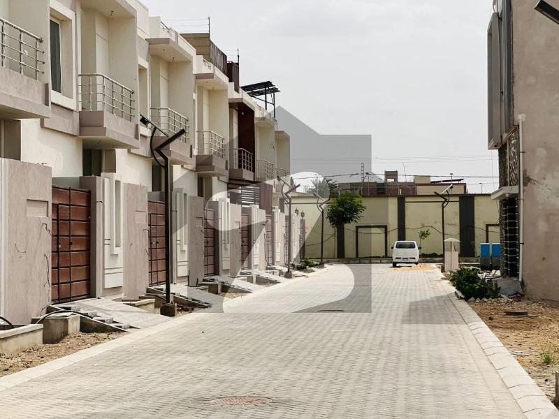 150 sq yd 5-Bedroom House in Palm Village — view 4