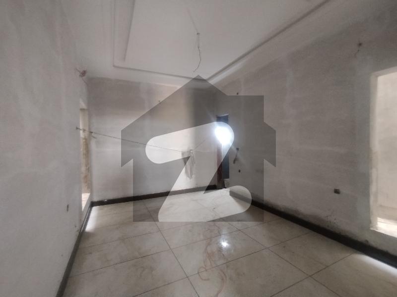 200 sq yd 7-Bedroom House in Palm Village — view 4