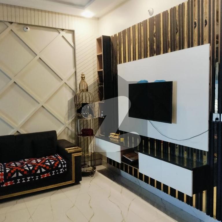 150 sq yd 7-Bedroom House in Palm Village — view 2