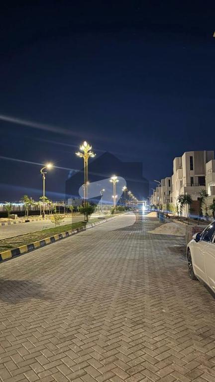 199 sq yd 5-Bedroom House in Palm Village — view 3
