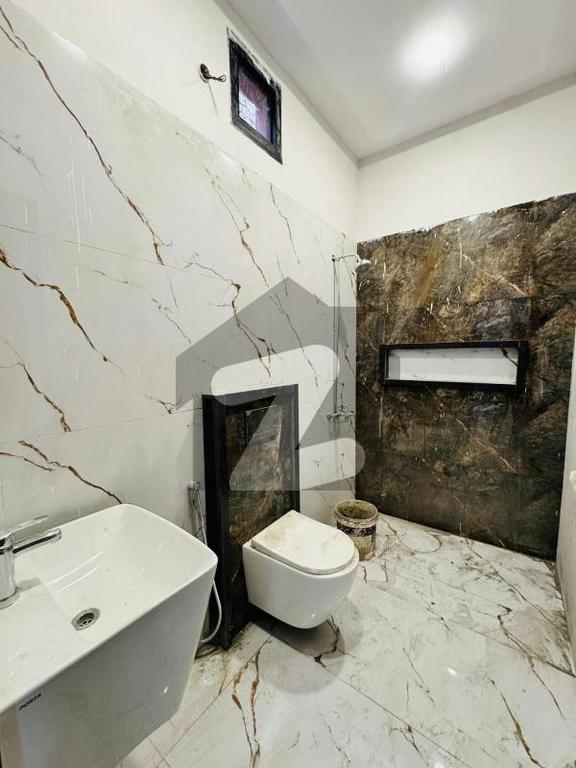 200 sq yd 6-Bedroom House in Palm Village — view 5